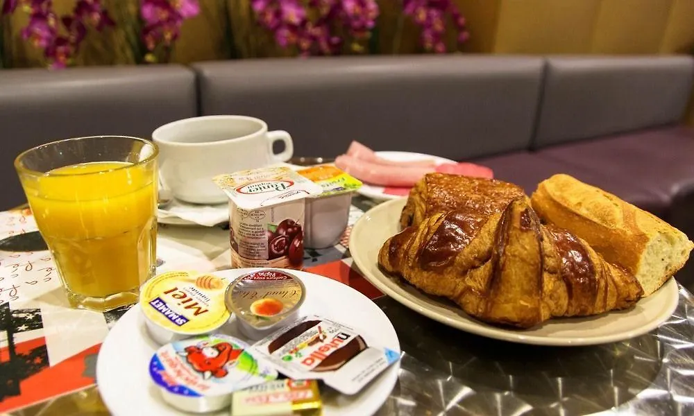 Royal Aboukir Paris 3*,